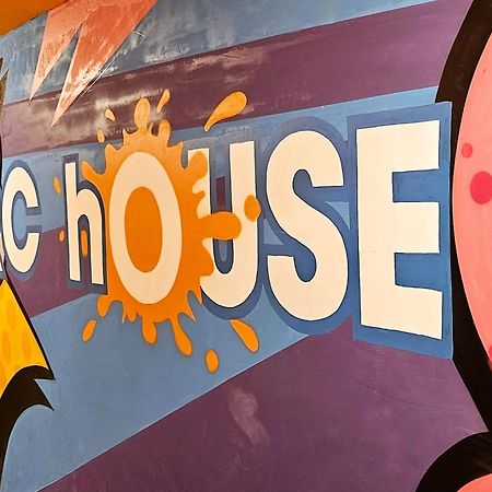 Хостел Arc House Pop Art Мадрид Екстер'єр фото
