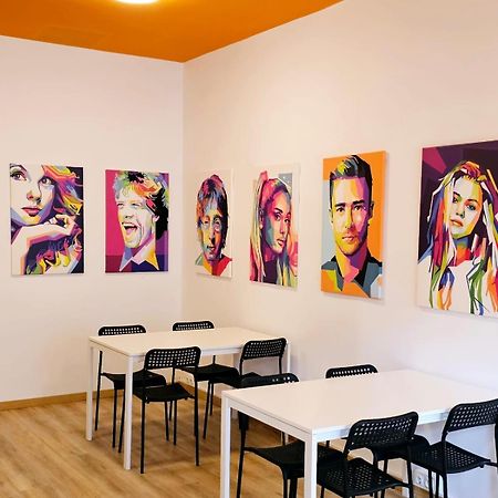 Хостел Arc House Pop Art Мадрид Екстер'єр фото