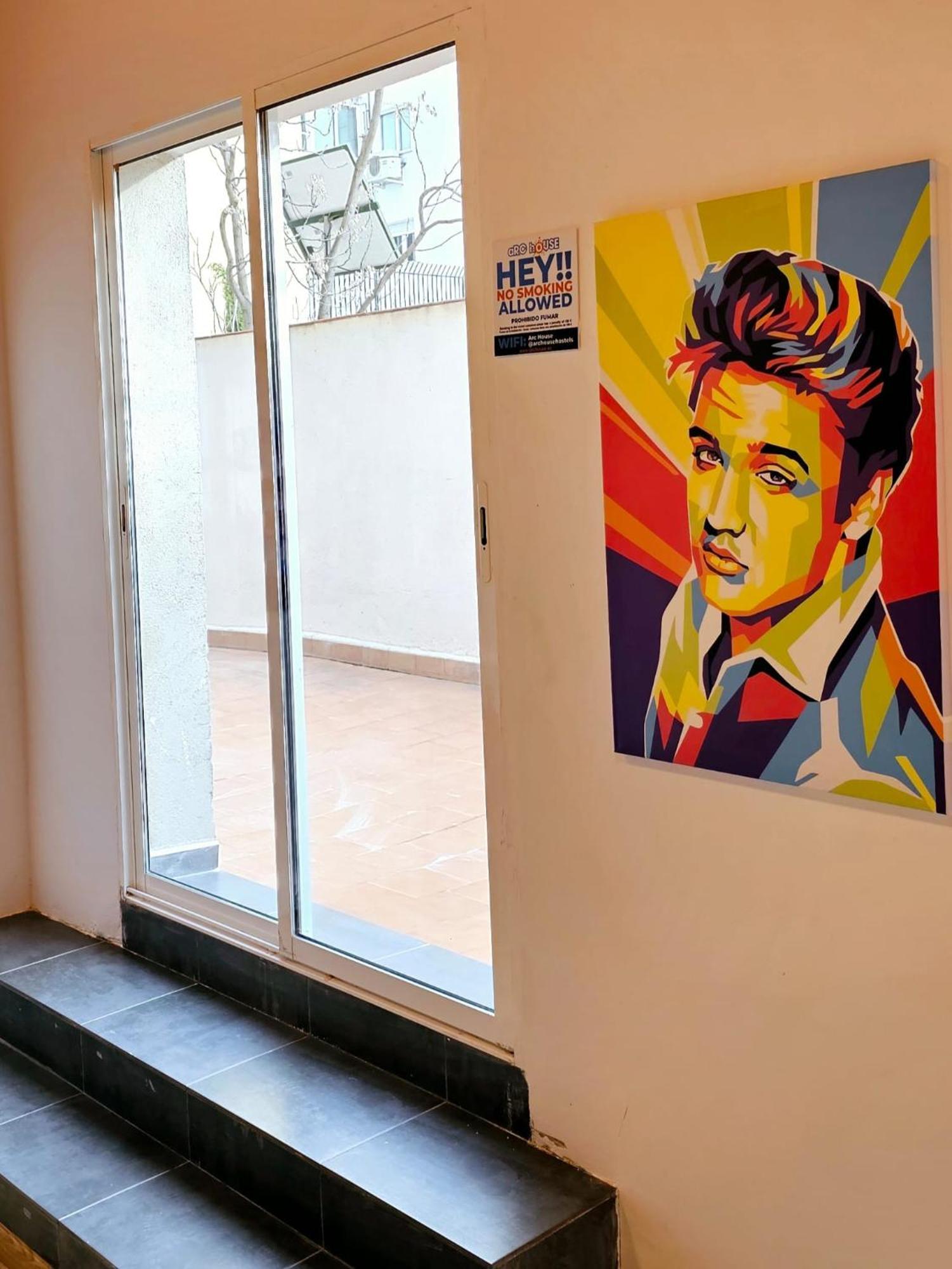 Хостел Arc House Pop Art Мадрид Екстер'єр фото